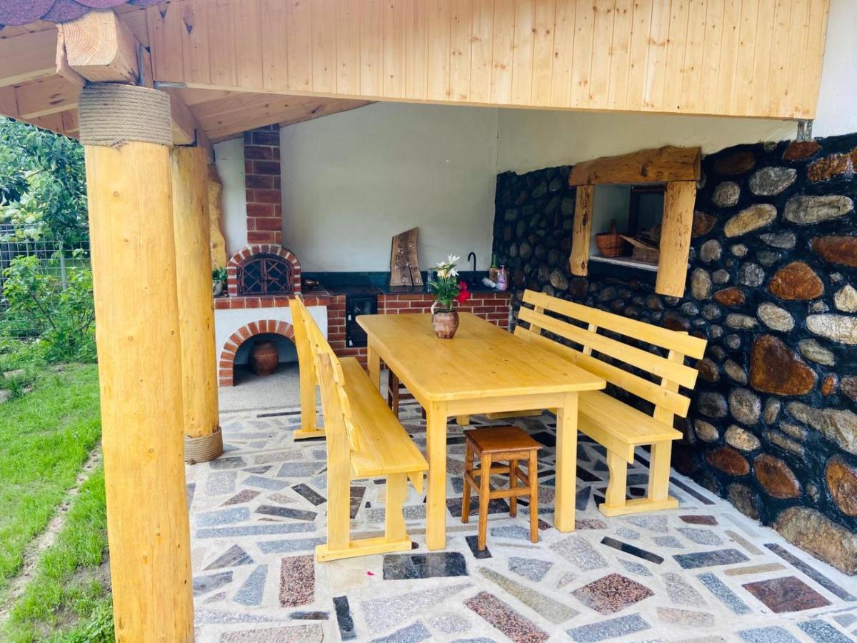 Casa De Vacanta Motata Novaci-Străini Exterior photo